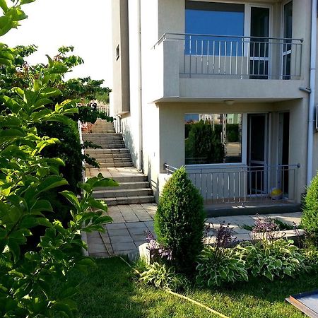 Menada Butterfly Apartment Sveti Vlas Esterno foto