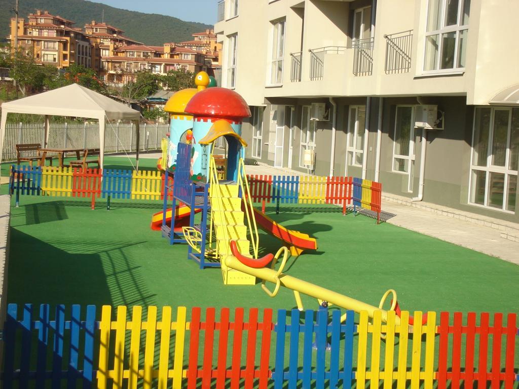 Menada Butterfly Apartment Sveti Vlas Esterno foto