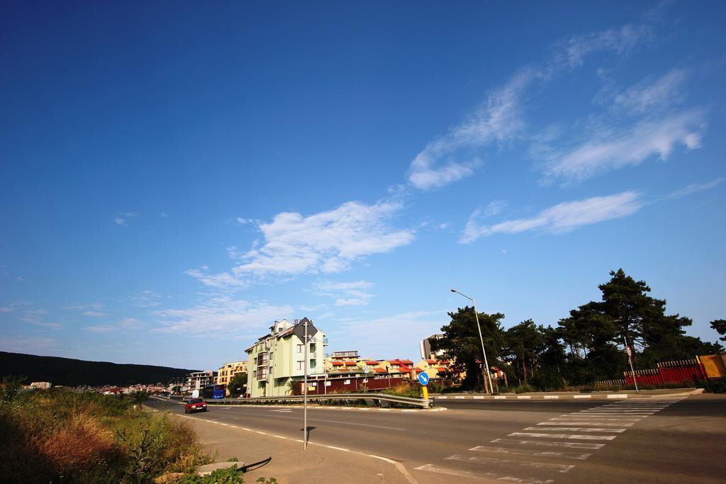 Menada Butterfly Apartment Sveti Vlas Esterno foto