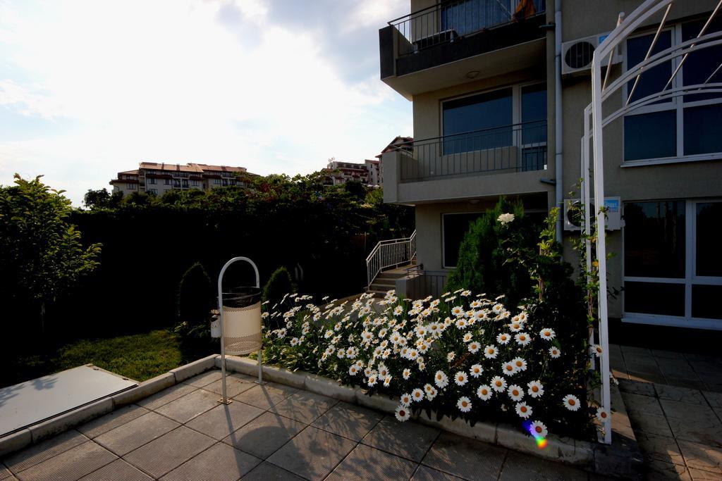Menada Butterfly Apartment Sveti Vlas Esterno foto