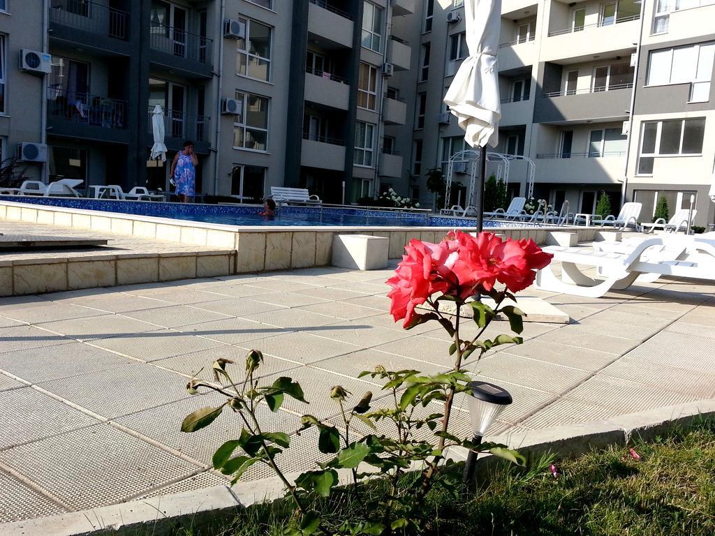Menada Butterfly Apartment Sveti Vlas Esterno foto