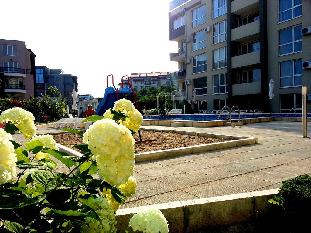 Menada Butterfly Apartment Sveti Vlas Esterno foto