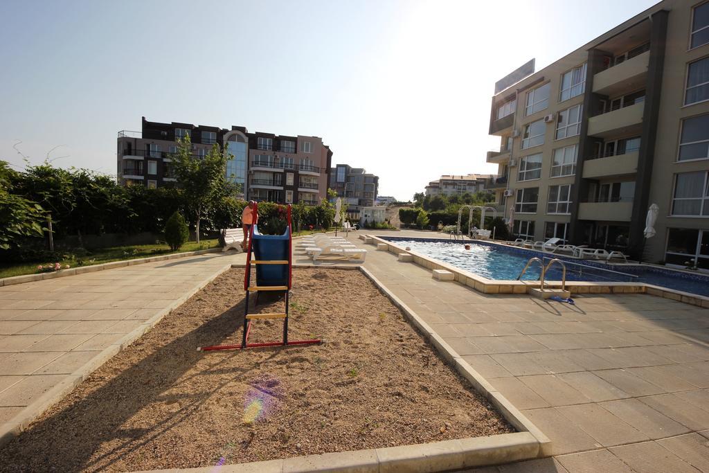 Menada Butterfly Apartment Sveti Vlas Esterno foto