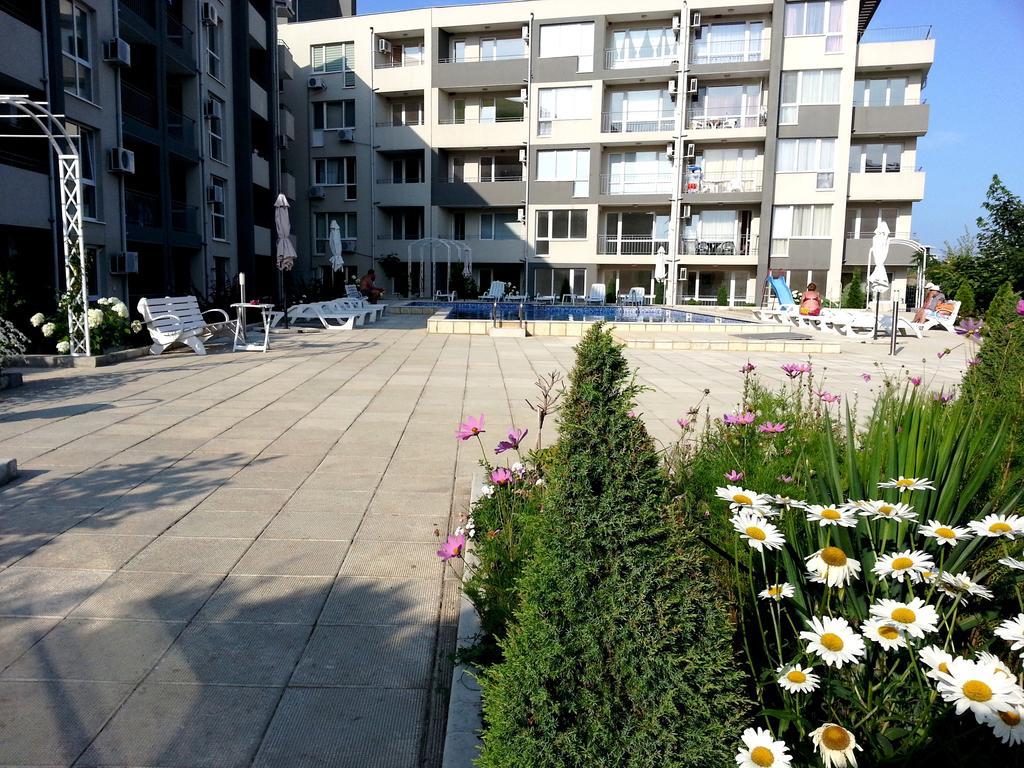 Menada Butterfly Apartment Sveti Vlas Esterno foto