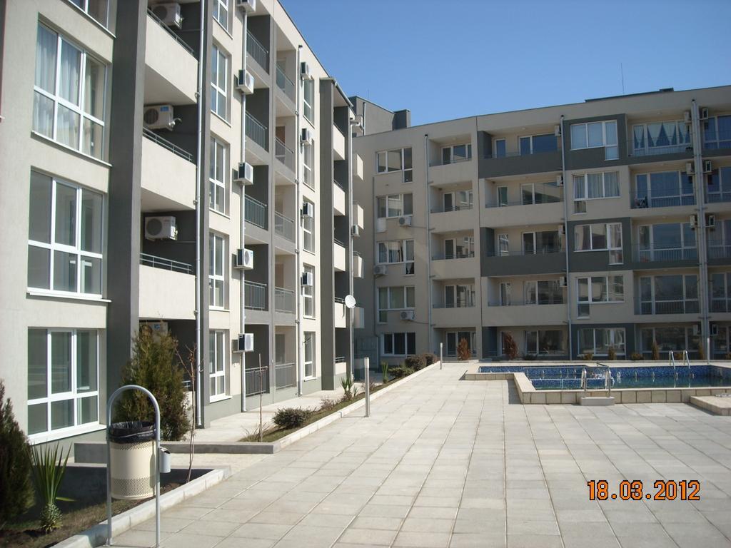 Menada Butterfly Apartment Sveti Vlas Esterno foto
